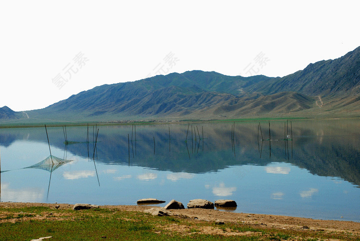 伊雷木湖风景图