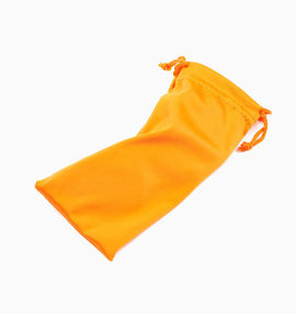 一个黄色的装饰品的袋子