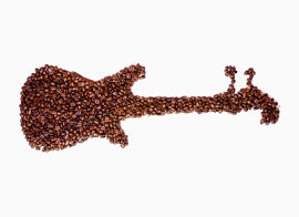 咖啡豆拼成的吉它