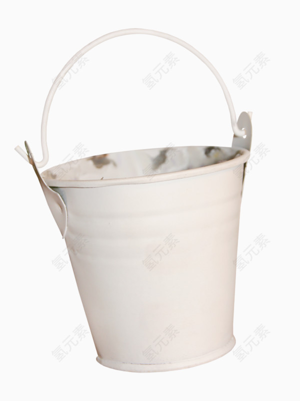 白色水桶