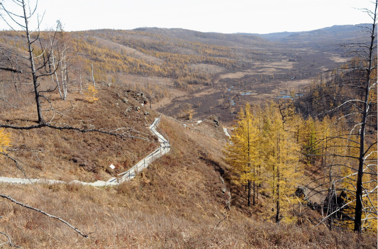 驼峰岭天池高清图片