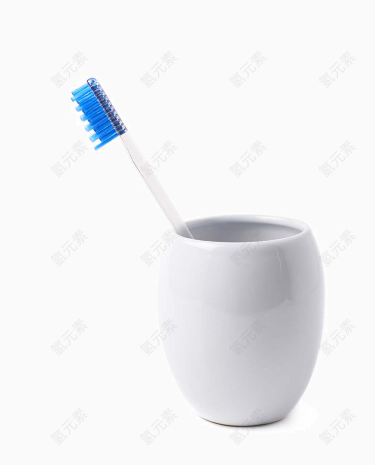 杯子里的牙刷