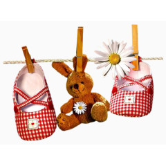 玩具兔子和鞋子