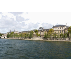 巴黎塞纳河畔卢浮宫
