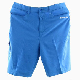 蓝色短裤