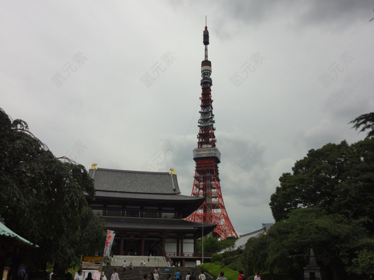 阴天的东京铁塔