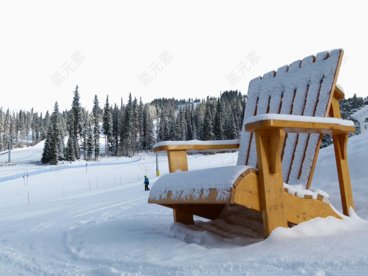 滑雪场的椅子