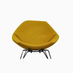 黄色的造型独特的椅子