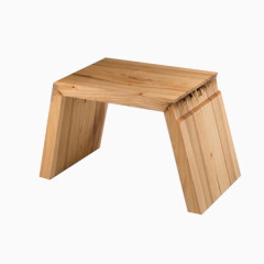 木头条纹桌椅