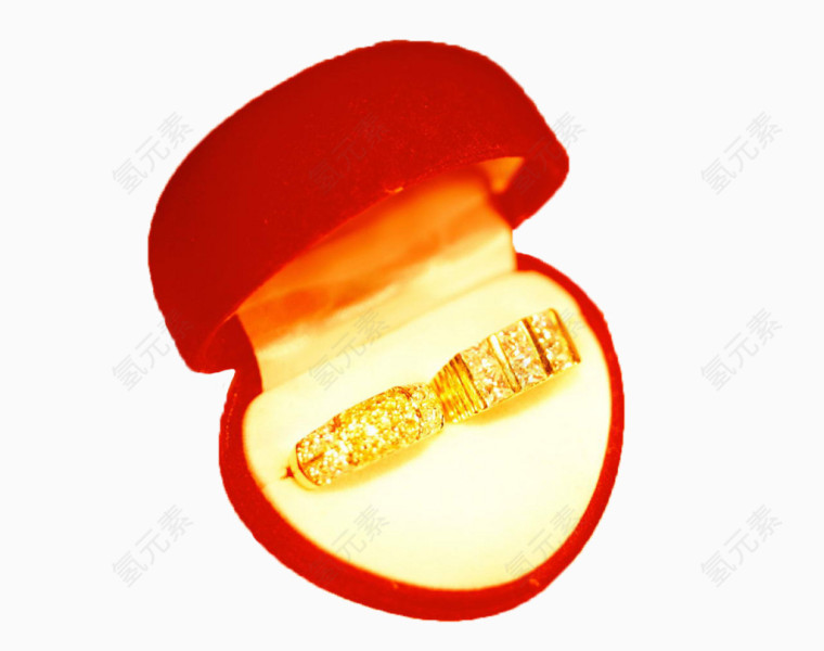 装着金戒指的红礼盒
