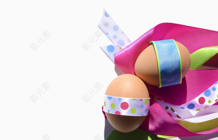 彩带绑住的鸡蛋