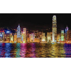 五彩绚丽的海上夜景