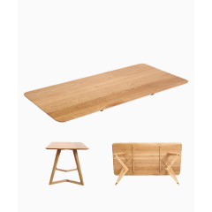 浅色纯实木餐桌