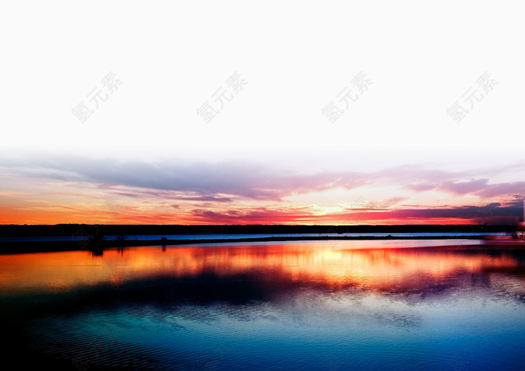 夕阳湖泊