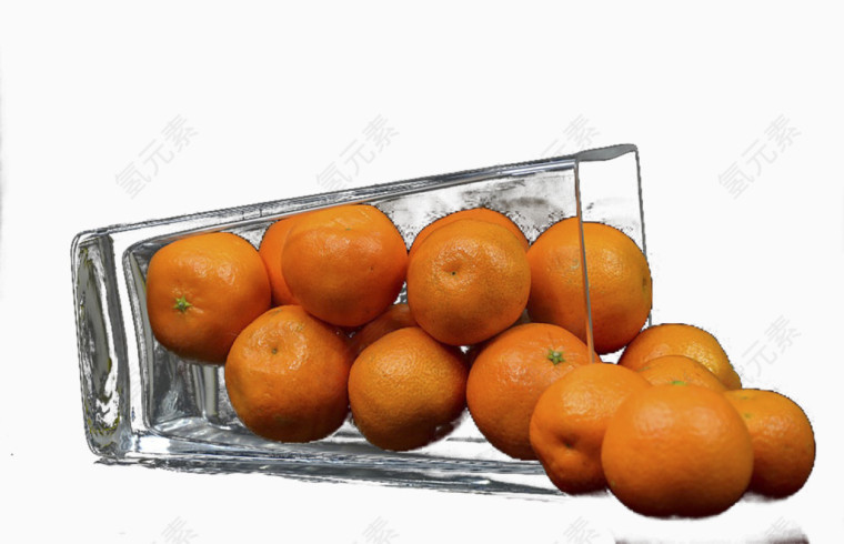 玻璃杯中的橘子