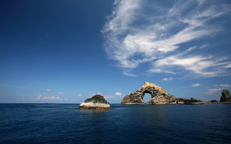 蓝色大海天空壁纸