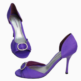 紫色的高跟鞋