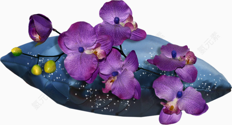 紫色花朵和抱枕