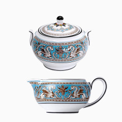 两个陶瓷花纹茶杯