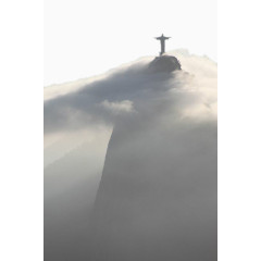 云雾里的巴西里约热内卢基督像