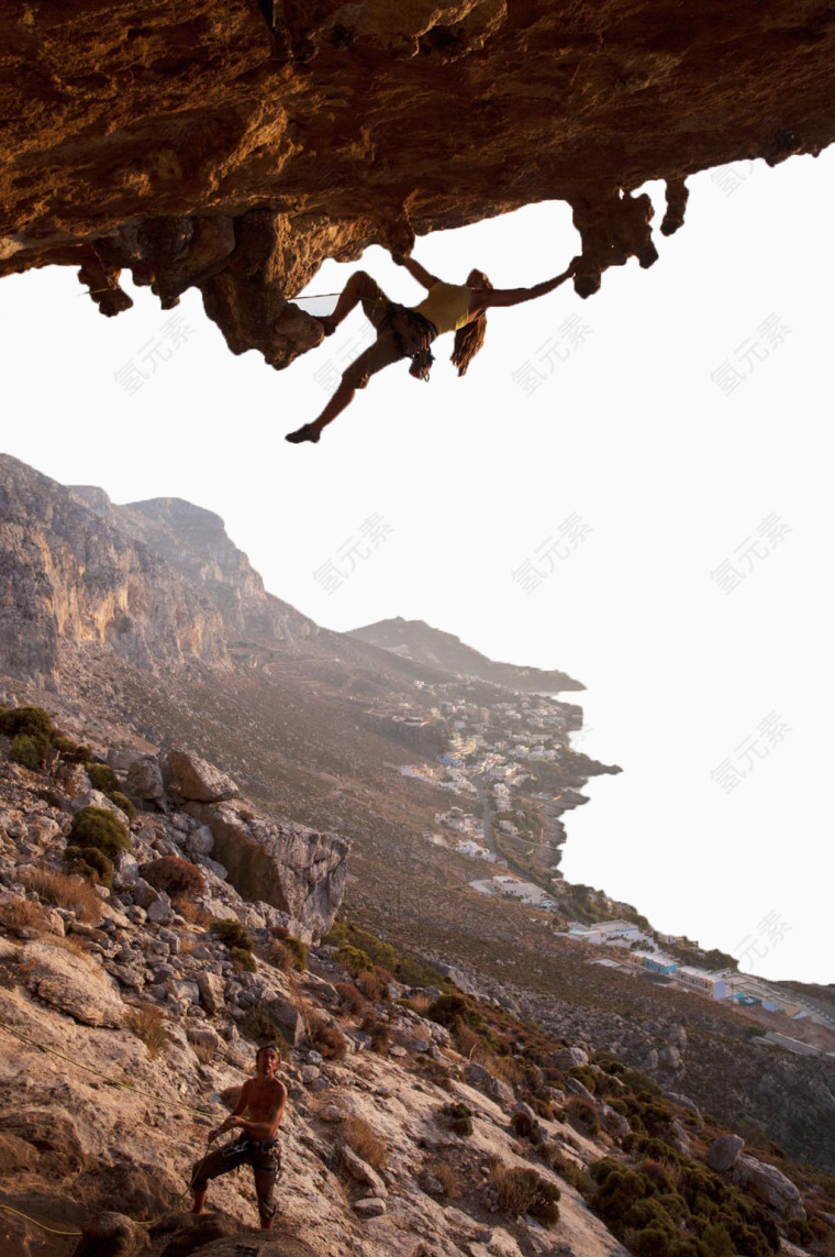 户外登山的人物