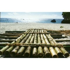 海边的竹筏素材图