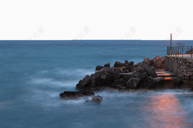 海岸乱石滩