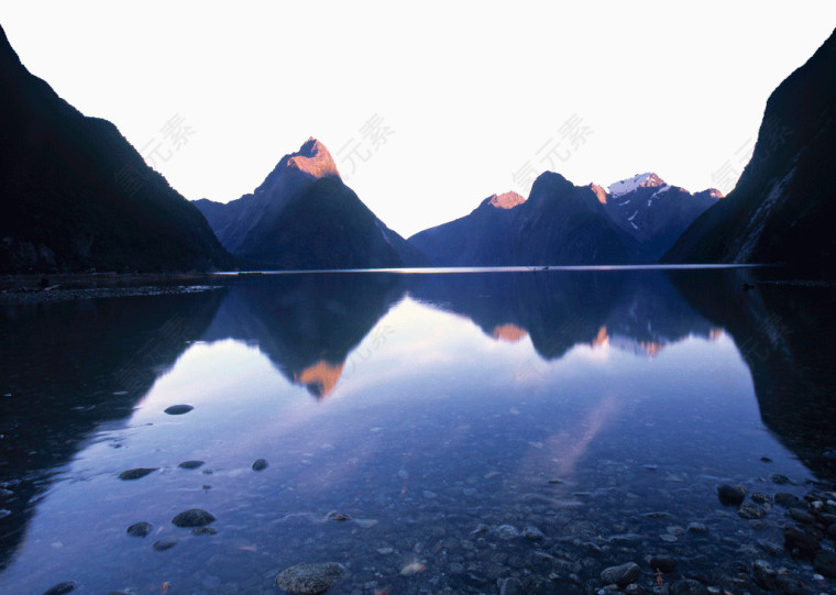 新西兰著名景区米尔福德峡湾