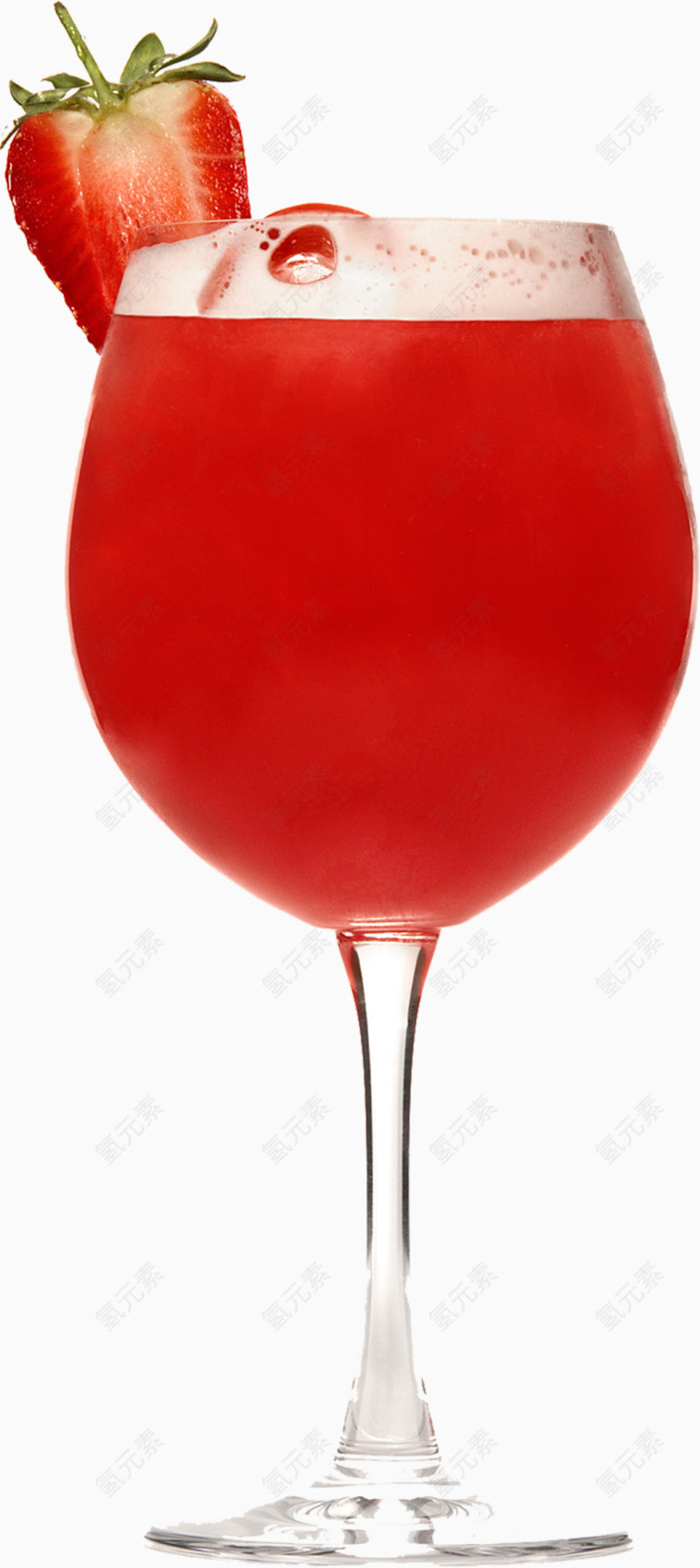 红酒杯草莓鸡尾酒