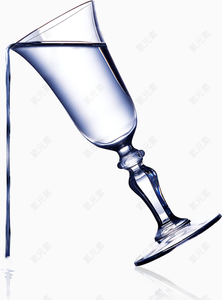 蓝色透明玻璃酒杯素材