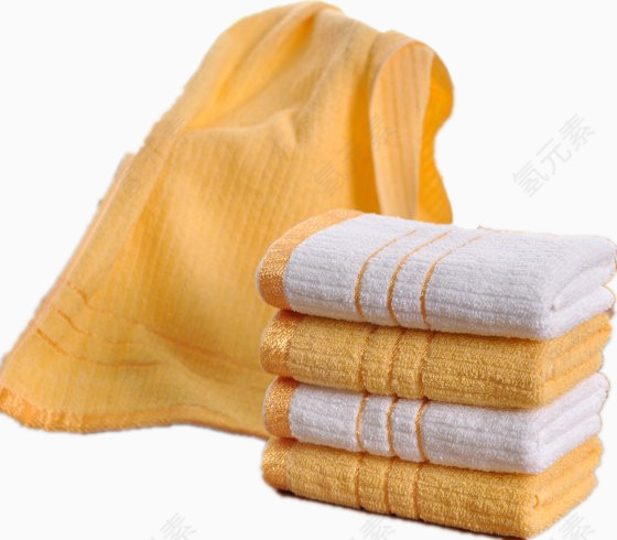 四条叠放的毛巾和一条展开的