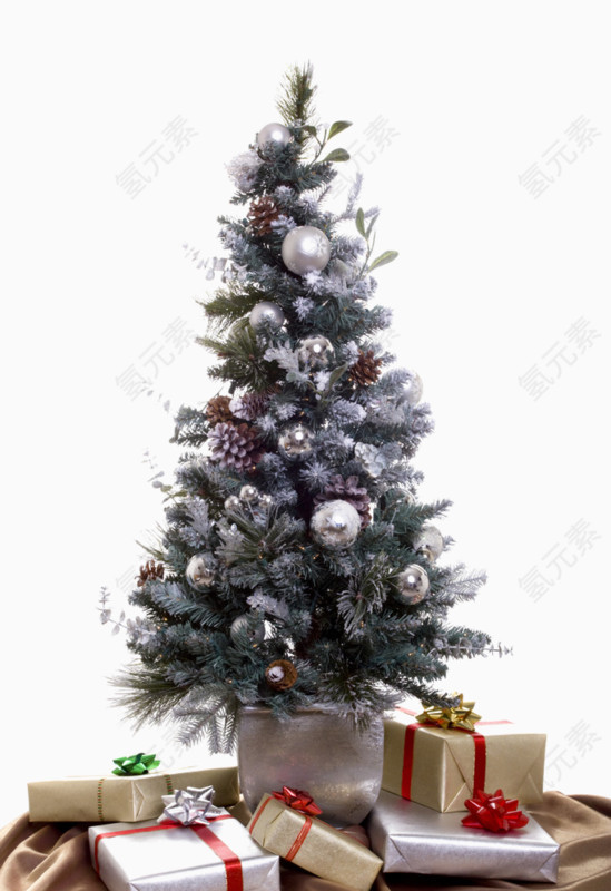 圣诞松树银色彩球吊饰