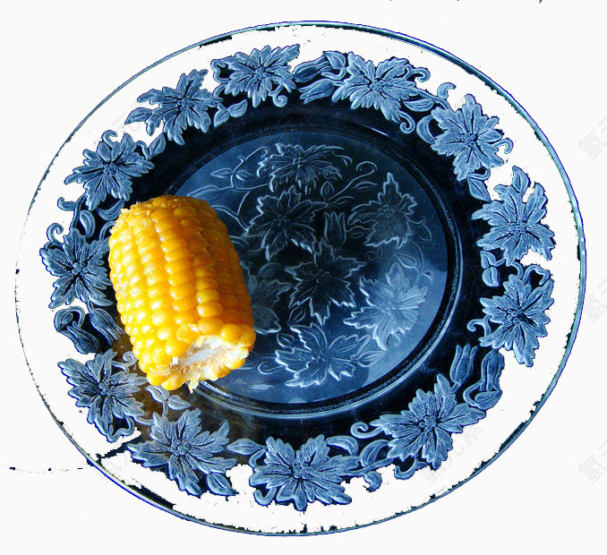 青花瓷盘里的玉米