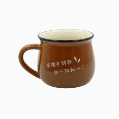 棕色咖啡杯子