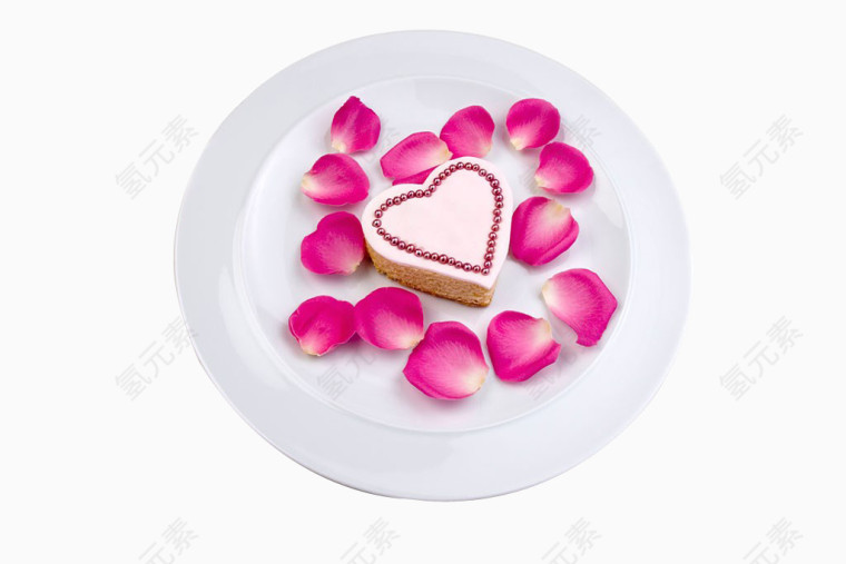 情人节玫瑰花瓣和蛋糕